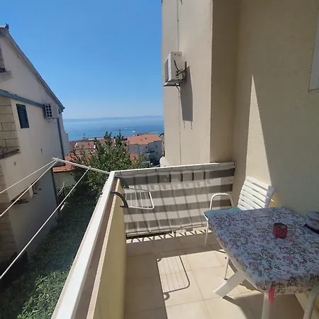 8 Apartment