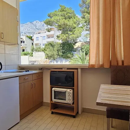 8 Apartment *