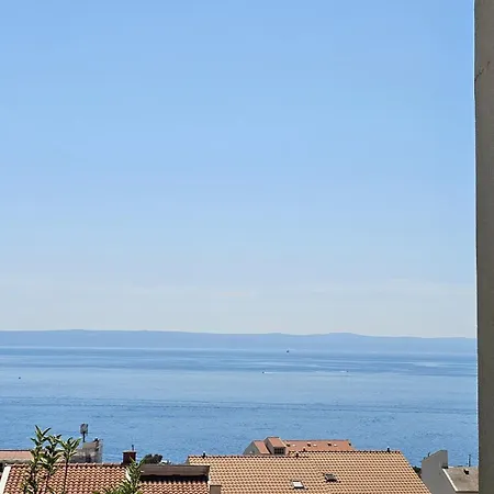 8 Makarska